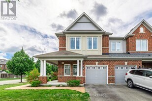 4 Courtland Crescent in East Gwillimbury, ON - Building Photo