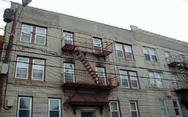 549 67th St in West New York, NJ - Building Photo - Building Photo