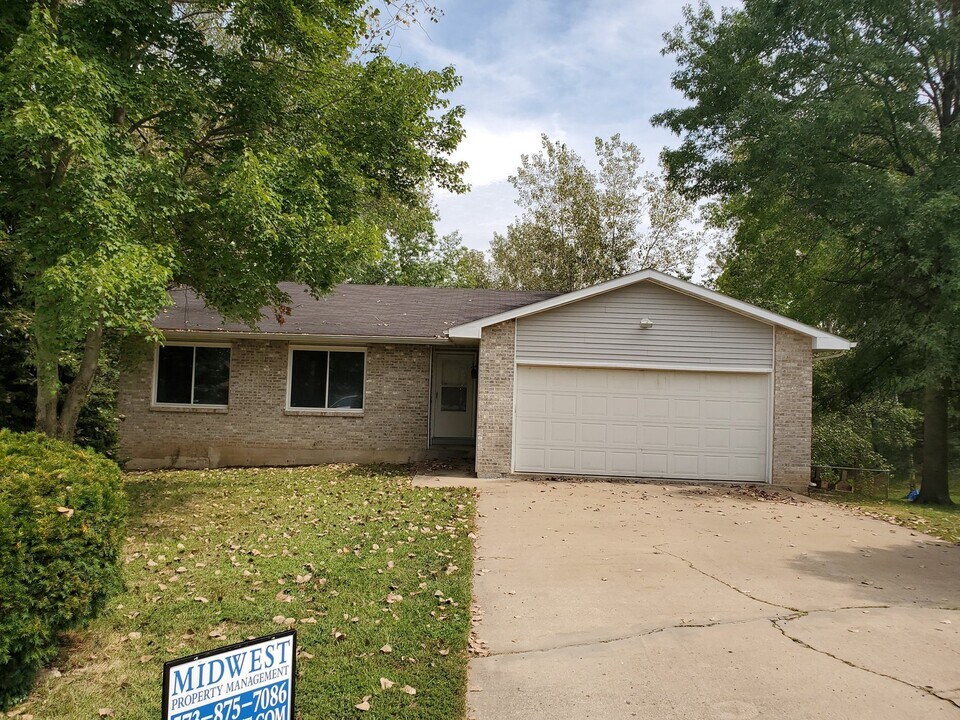 2304 Hastings in Columbia, MO - Building Photo