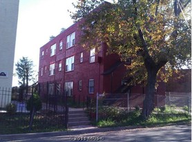 1502 Eaton Rd SE Apartments