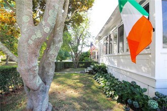 22 Bateman Ave in Newport, RI - Building Photo - Building Photo