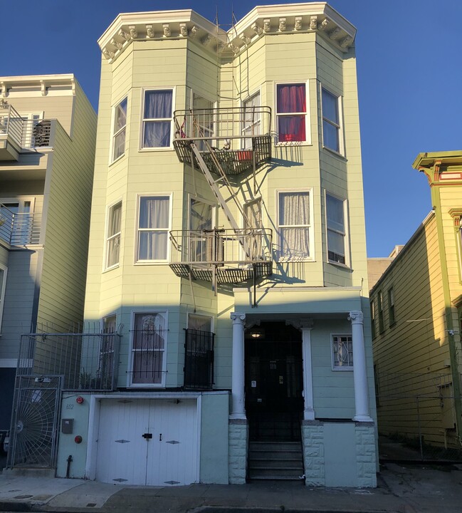 654 Capp St in San Francisco, CA - Building Photo