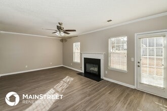 200 Teak Ln in Fairburn, GA - Foto de edificio - Building Photo