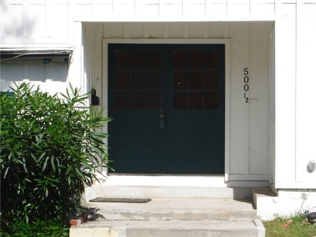 500 Poinsettia Ave in Newport Beach, CA - Building Photo - Building Photo