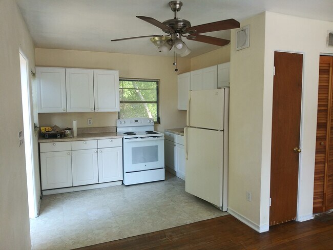 607 S Summerlin Ave in Orlando, FL - Foto de edificio - Building Photo