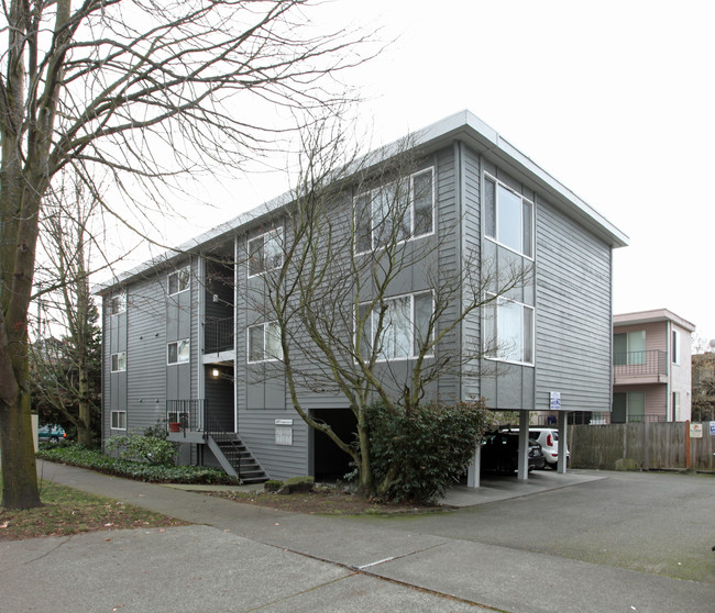 4517 Fremont Ave N in Seattle, WA - Building Photo - Building Photo