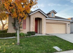 5901 Caddington Way in Sacramento, CA - Building Photo