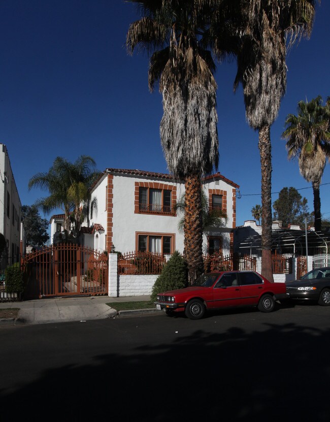 1167 N Kingsley Dr in Los Angeles, CA - Foto de edificio - Building Photo