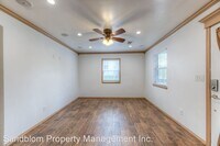 1111 N Garfield Ave photo'