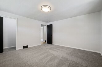 4403 Elizabeth St in West Mifflin, PA - Building Photo - Building Photo