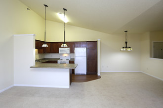 Courtyard at Highpointe in Fargo, ND - Building Photo - Interior Photo