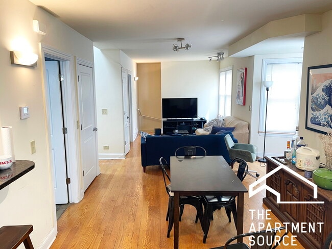 property at 1738 W Altgeld St