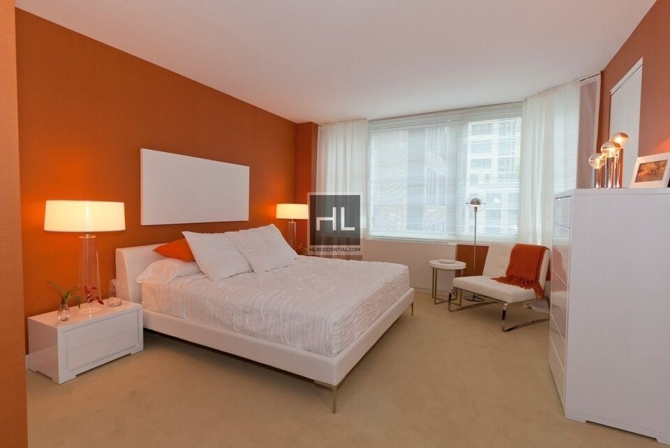 330 W 39th St-Unit -10K in New York, NY - Building Photo