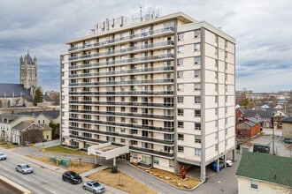 Skyline in Kingston, ON - Building Photo - Building Photo
