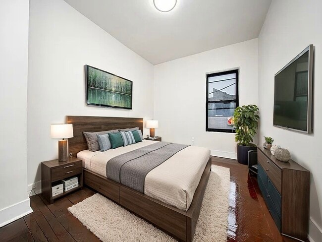 8703 90th St, Unit 2 in Woodhaven, NY - Building Photo - Building Photo