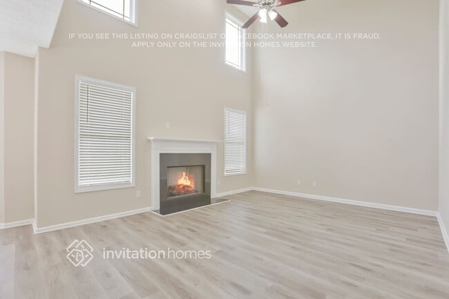 110 Parkway Dr in Fairburn, GA - Building Photo - Building Photo