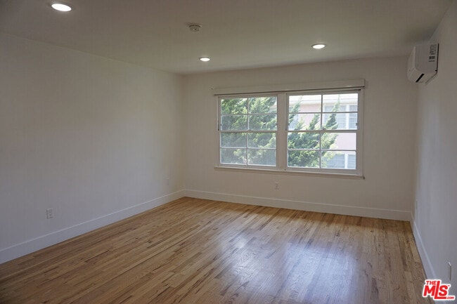 1140 Princeton St in Santa Monica, CA - Foto de edificio - Building Photo