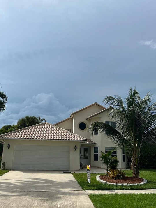 10410 Islander Dr in Boca Raton, FL - Building Photo