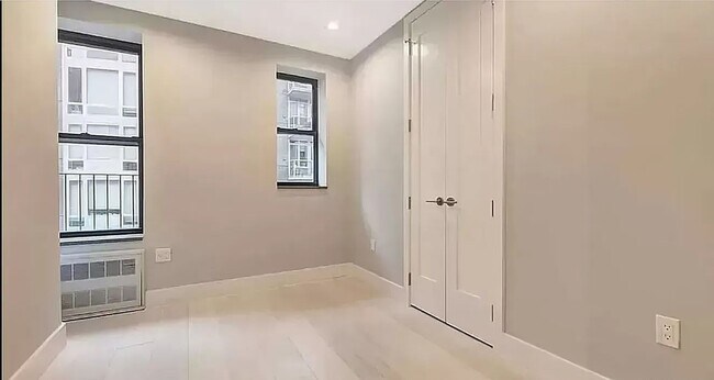 120 Christopher St in New York, NY - Building Photo - Building Photo