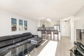 411 Hobron Ln in Honolulu, HI - Foto de edificio - Building Photo