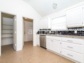 912 Westbury Terrace in Yukon, OK - Building Photo - Building Photo