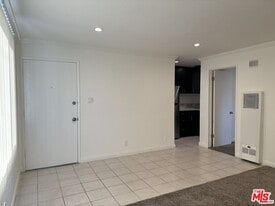 2400 Vanderbilt Ln in Redondo Beach, CA - Building Photo