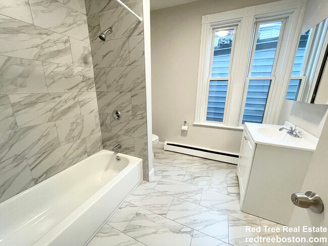 1570 Tremont St, Unit 3 in Boston, MA - Building Photo - Building Photo