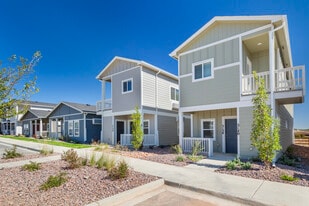 Cottages on the Boulevard in Pueblo, CO - Building Photo