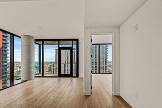 610 Davis St, Unit 2902 in Austin, TX - Building Photo - Building Photo