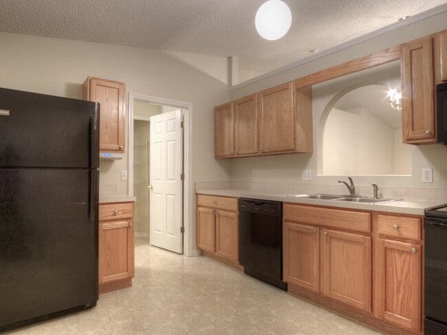 1615 Dartmouth Dr in Middleburg, FL - Foto de edificio - Building Photo