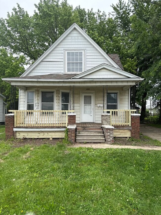 property at 2344 N Peoria Rd
