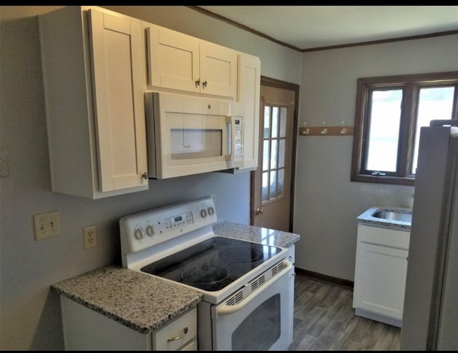 504 Parkwood St in Monroe, MI - Foto de edificio - Building Photo