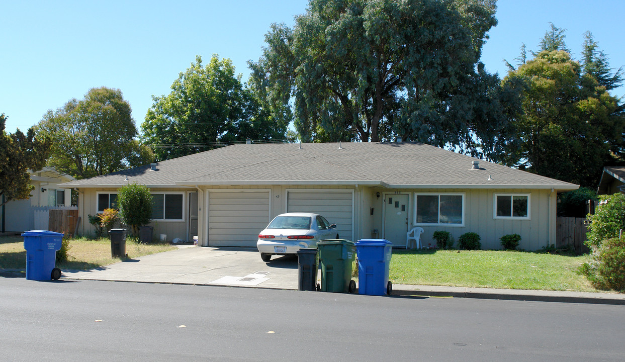 55 Arlen Dr in Rohnert Park, CA - Building Photo