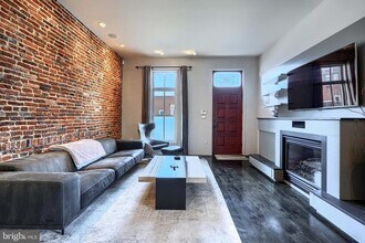 1301 Hull St in Baltimore, MD - Building Photo - Building Photo