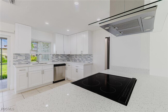 property at 1917 Cape Coral Pkwy W
