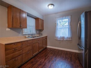 1782 Beechwood St NE in Warren, OH - Building Photo - Building Photo