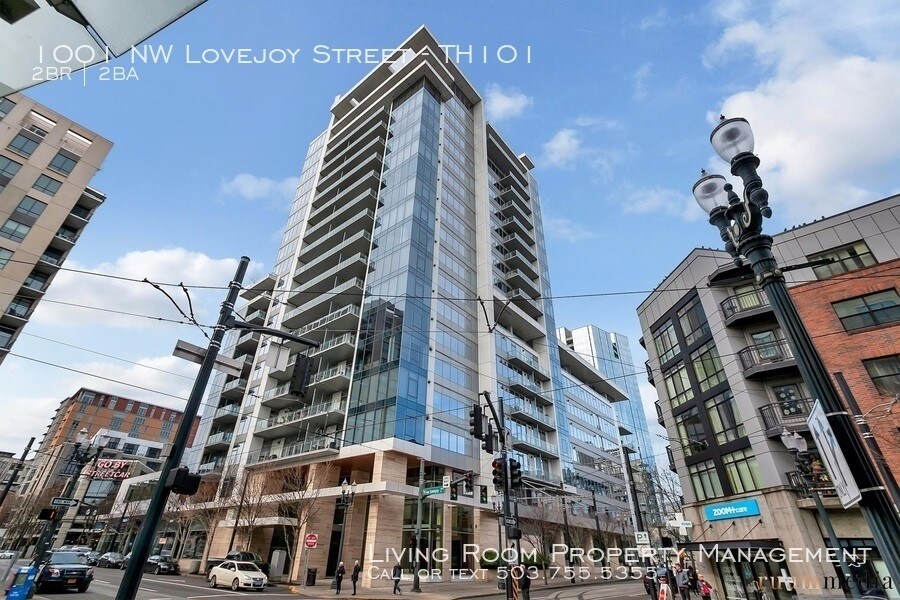 1001 NW Lovejoy St-Unit -TH101 in Portland, OR - Building Photo