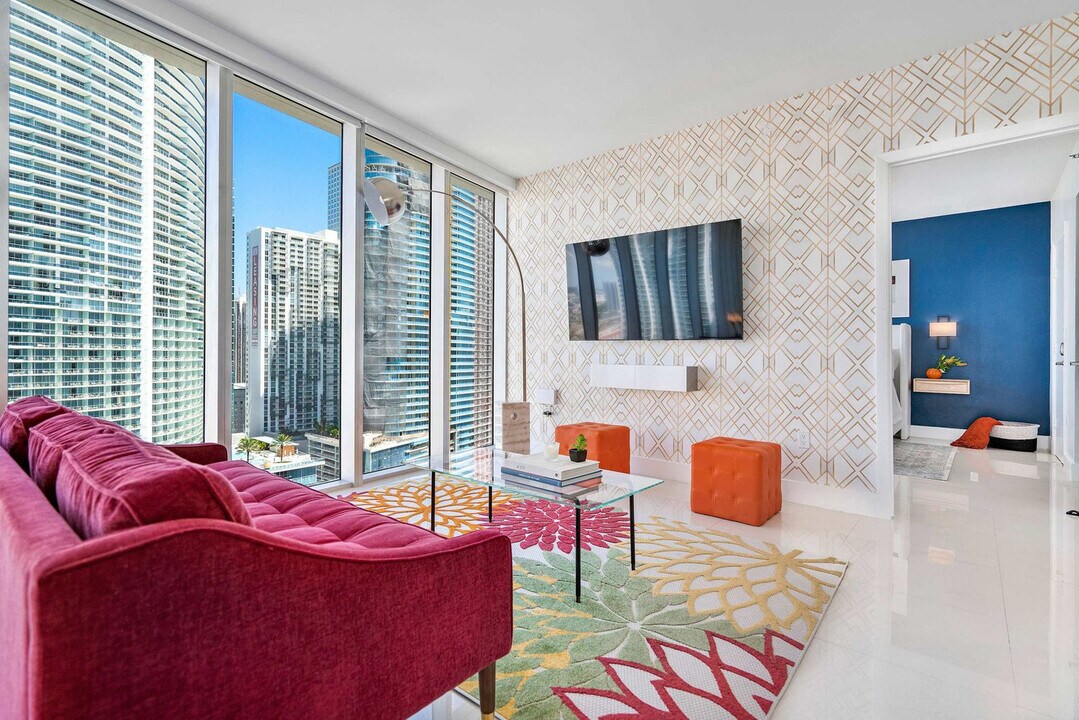 485 Brickell Ave in Miami, FL - Foto de edificio