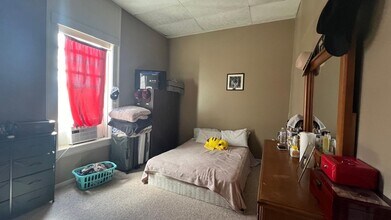 202 S Madison St in Bloomfield, IA - Building Photo - Building Photo