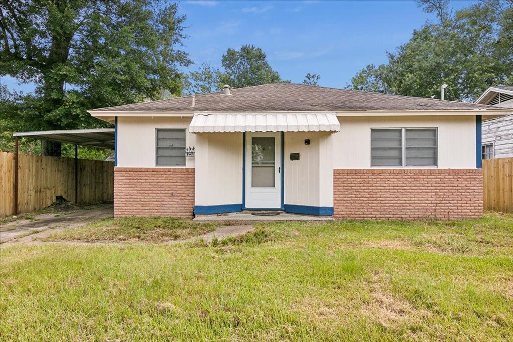 1620 W Lucas Dr in Beaumont, TX - Building Photo