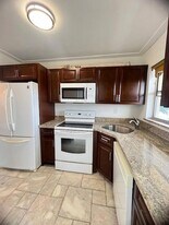8435 Sunrise Lakes Blvd, Unit 309 in Sunrise, FL - Building Photo