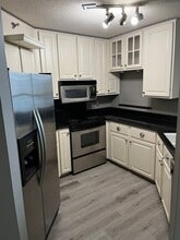 433 S 7th St, Unit 1620 in Minneapolis, MN - Building Photo - Building Photo