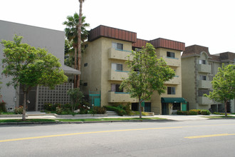 418 S Commonwealth Ave in Los Angeles, CA - Foto de edificio - Building Photo