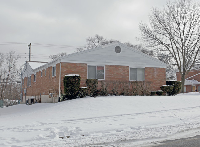 4318 Fair Oaks Rd in Dayton, OH - Foto de edificio - Building Photo