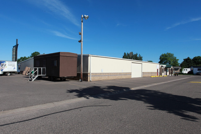 Centennial Square in Blaine, MN - Foto de edificio - Building Photo