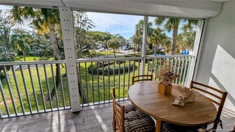 2929 SE Ocean Blvd in Stuart, FL - Building Photo