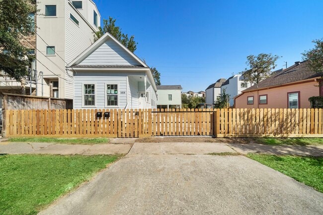 property at 1414 Shearn St