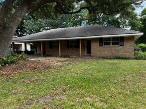 106 Claymore Dr in Lafayette, LA - Building Photo - Building Photo
