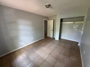 911 N Iowa Ave in Lakeland, FL - Foto de edificio - Building Photo