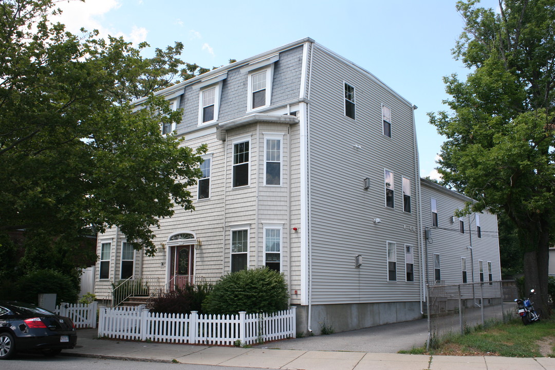 224 Salem St in Medford, MA - Building Photo